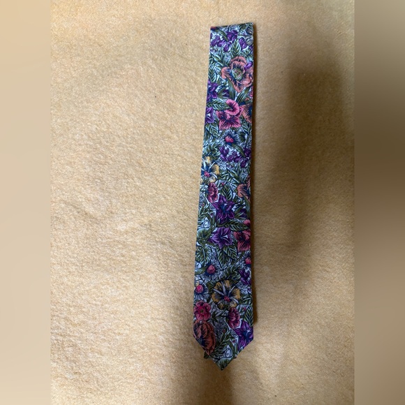 Bespoke Men’s Floral Skinny Tie - Picture 3 of 5